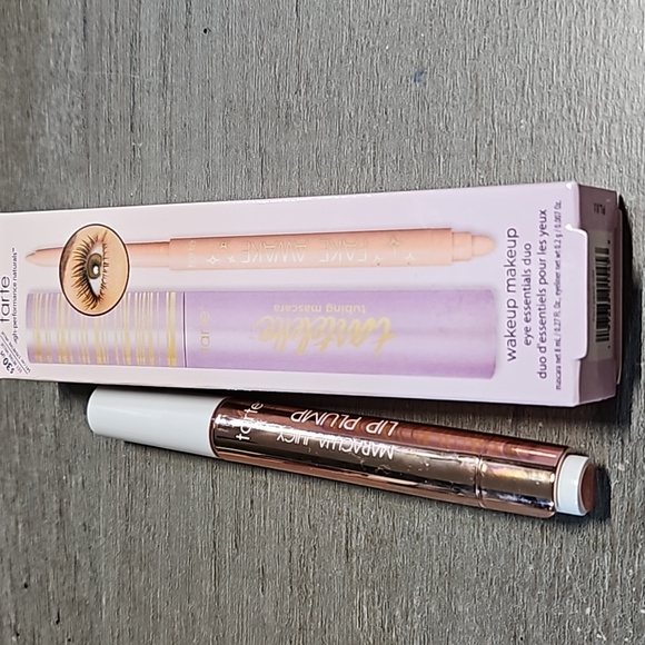 Makeup Bundle - Picture 6 of 9